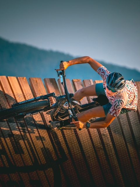 🚴🏻♀️ Isla Hedley ripping it!
📍 Zittau, Germany
🏁 @xterra.germany
📸 @carelduplessis